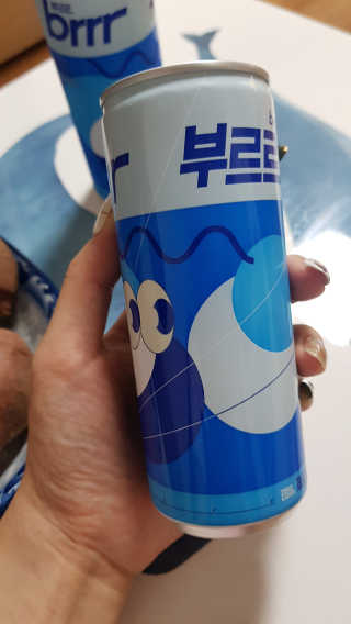[칼로리 걱정 NO 제로칼로리 탄산음료]  부담없이 즐기는 부르르Brrr~~ 제로 사이다 — 5점을 준 리뷰어가 2020년 12월 올린 사용 사진
