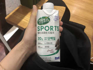 셀렉스스포츠 셀렉스 스포츠 드링크 초콜릿 _ 330ml x 12팩 — 5점을 준 리뷰어가 2020년 10월 올린 사용 사진