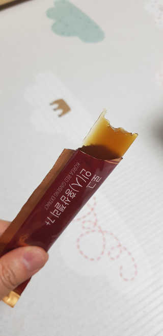 로그네이처 로그 인 홍삼젤리 7+ — 3점을 준 리뷰어가 2020년 4월 올린 사용 사진
