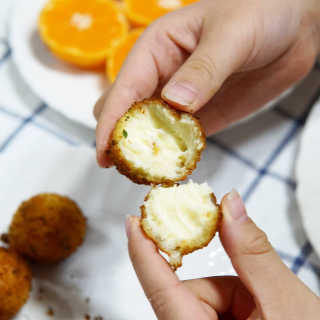 가치식탁 리얼치즈스틱, 리얼크림치즈볼 — 5점을 준 리뷰어가 2020년 11월 올린 사용 사진
