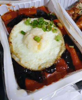 죠스떡볶이 [죠스푸드] 짜빠떡볶이+떡또그+범벅만두 신메뉴 3종 — 5점을 준 리뷰어가 2020년 4월 올린 사용 사진