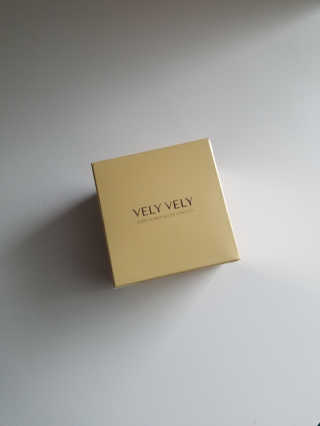 VELY VELY 아우라 허니 글로우 쿠션 — 5점을 준 리뷰어가 2020년 4월 올린 사용 사진