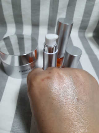 메디페르 [ 2+1 ] 루테인앰플 10ml 2개 + 루테인크림 50ml 1개 — 5점을 준 리뷰어가 2020년 8월 올린 사용 사진