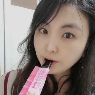 헬스업_쁘띠쁘띠석류콜라겐젤리_20g x 14포 — 5점을 준 리뷰어가 2020년 10월 올린 사용 사진
