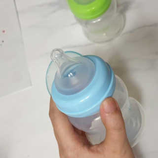 유비맘 신생아젖병 120ml 트리플팩_ 젖꼭지 포함 — 5점을 준 리뷰어가 2020년 6월 올린 사용 사진