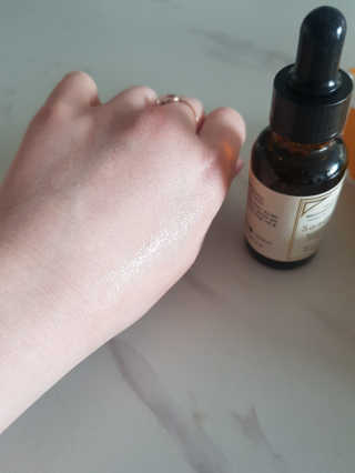 [스킨큐어] 산다화 비타민C 화이트닝 에센스 30ml — 3점을 준 리뷰어가 2020년 4월 올린 사용 사진