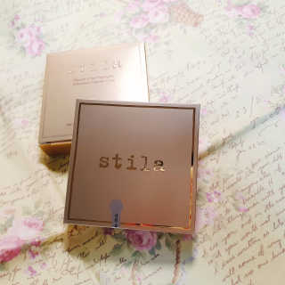 스틸라 헤븐스 휴 하이라아이터 — 5점을 준 리뷰어가 2020년 5월 올린 사용 사진
