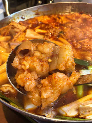 [살롱드곱떡 강남점] 떡볶이 2중 택1+버터갈릭감자튀김 — 4점을 준 리뷰어가 2020년 6월 올린 사용 사진