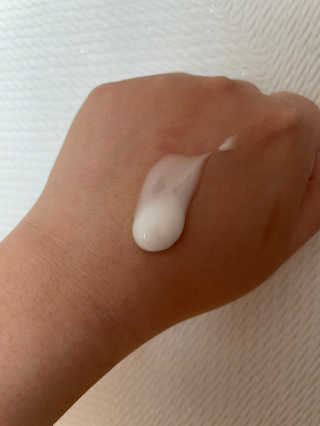 뷰니오 더마플러스 카밍 에멀전200ml — 5점을 준 리뷰어가 2020년 12월 올린 사용 사진