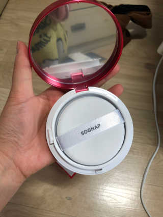 [소그냅] 빅 쿨링핏 썬쿠션 SPF 50+PA++++ — 5점을 준 리뷰어가 2020년 4월 올린 사용 사진
