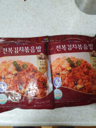 바다는다웰빙이다 전복해물볶음밥/전복김치볶음밥 250g-4봉지 — 5점을 준 리뷰어가 2020년 8월 올린 사용 사진