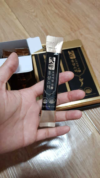 헬스업_천명진프리미엄홍삼스틱_10ml x 30포 — 5점을 준 리뷰어가 2020년 7월 올린 사용 사진