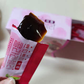 헬스업_쁘띠쁘띠석류콜라겐젤리_20g x 14포 — 4점을 준 리뷰어가 2020년 7월 올린 사용 사진