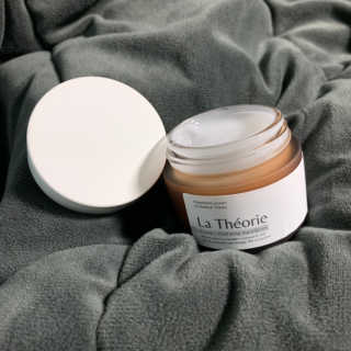 La Theorie Hydrating Ingredients | 하이드레이팅 인그레이디언츠 — 4점을 준 리뷰어가 2020년 5월 올린 사용 사진