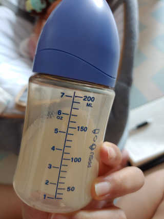 유비맘 PPSU 젖병 노꼭지_200ml_컬러 랜덤 발송 — 5점을 준 리뷰어가 2020년 8월 올린 사용 사진
