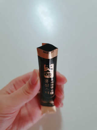 헬스업_천명진프리미엄홍삼스틱_10ml x 30포 — 5점을 준 리뷰어가 2020년 10월 올린 사용 사진
