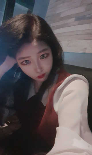 [블랙루즈] 크리스탈 하트 락 섀도우 4종 중 택1 — 5점을 준 리뷰어가 2020년 11월 올린 사용 사진