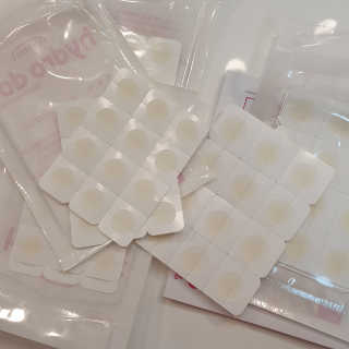 엘라밴드 하이드로 도트 스팟패치 12mm, 10mm — 5점을 준 리뷰어가 2020년 10월 올린 사용 사진