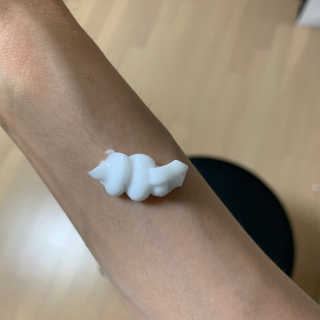 멈칫 멜팅 바디로션,  약산성 바디워시 택 1 — 4점을 준 리뷰어가 2020년 6월 올린 사용 사진