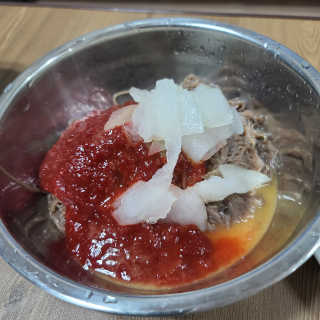 [해주냉면] 신천맛집 매운 비빔냉면 2인분 + 무절임 — 5점을 준 리뷰어가 2020년 5월 올린 사용 사진