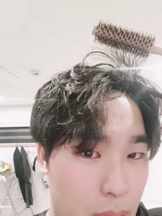 켄트 브러쉬 영국 왕실 켄트 롤 헤어브러쉬 No.16 — 3점을 준 리뷰어가 2020년 6월 올린 사용 사진
