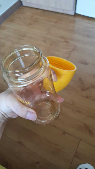 유비맘 PPSU 젖병 노꼭지_260ml_컬러 랜덤 발송 — 5점을 준 리뷰어가 2020년 7월 올린 사용 사진