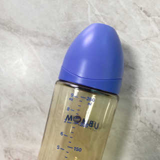 유비맘 PPSU 젖병 노꼭지_260ml_컬러 랜덤 발송 — 5점을 준 리뷰어가 2020년 10월 올린 사용 사진