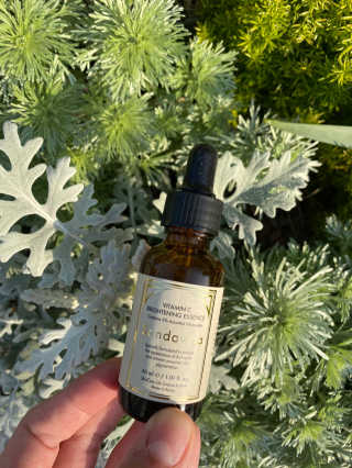 [스킨큐어] 산다화 비타민C 화이트닝 에센스 30ml — 5점을 준 리뷰어가 2020년 4월 올린 사용 사진