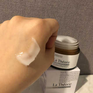 La Theorie Hydrating Ingredients | 하이드레이팅 인그레이디언츠 — 5점을 준 리뷰어가 2020년 5월 올린 사용 사진