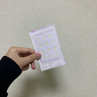 엘라밴드 하이드로 도트 스팟패치 12mm, 10mm — 4점을 준 리뷰어가 2020년 10월 올린 사용 사진