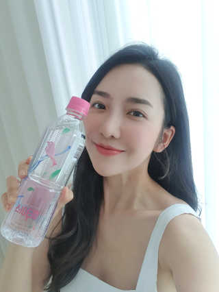 아쿠아스 플레이버워터 [아쿠아스] 제로칼로리 플레이버워터 복숭아/청포도 1BOX 20개입 — 5점을 준 리뷰어가 2020년 7월 올린 사용 사진