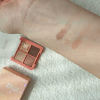 [블랙루즈] 크리스탈 하트 락 섀도우 4종 중 택1 — 5점을 준 리뷰어가 2020년 9월 올린 사용 사진