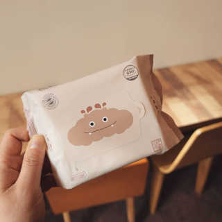 아이수 브론 몬스터 휴대용 아기 물티슈 — 5점을 준 리뷰어가 2020년 11월 올린 사용 사진