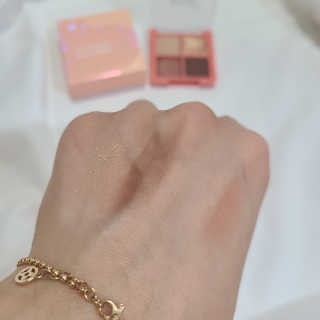 [블랙루즈] 크리스탈 하트 락 섀도우 4종 중 택1 — 5점을 준 리뷰어가 2020년 9월 올린 사용 사진