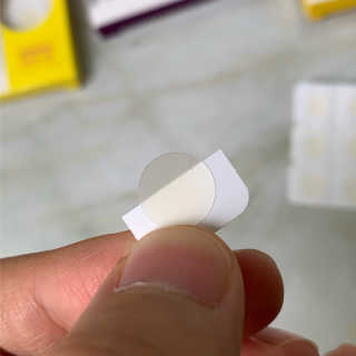 엘라밴드 하이드로 도트 스팟패치 12mm, 10mm, 티트리 — 4점을 준 리뷰어가 2020년 9월 올린 사용 사진