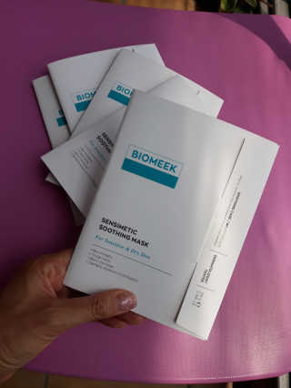 바이오믹 BIOMEEK SENSIMETIC SOOTHING MASK.S — 5점을 준 리뷰어가 2020년 7월 올린 사용 사진