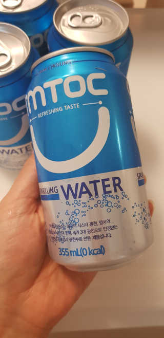 일화 아임톡 탄산수 355ml X 24캔 — 4.5점을 준 리뷰어가 2020년 4월 올린 사용 사진