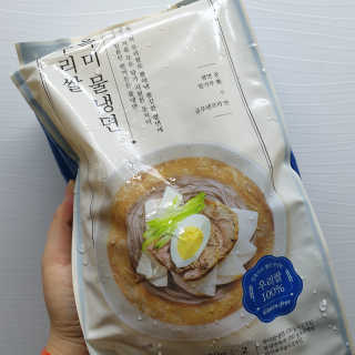 [네이처빌] 우리쌀 흑미비빔냉면,물냉면 총 2종 — 5점을 준 리뷰어가 2020년 7월 올린 사용 사진