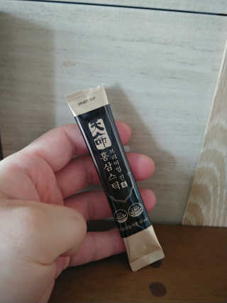 헬스업_천명진프리미엄홍삼스틱_10ml x 30포 — 5점을 준 리뷰어가 2020년 7월 올린 사용 사진