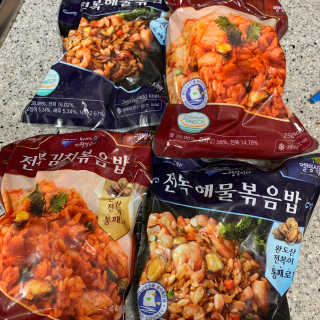 바다는다웰빙이다 전복해물볶음밥/전복김치볶음밥 250g-4봉지 — 3점을 준 리뷰어가 2020년 11월 올린 사용 사진