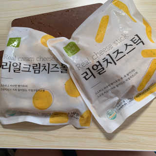 가치식탁 리얼치즈스틱, 리얼크림치즈볼 — 5점을 준 리뷰어가 2020년 8월 올린 사용 사진