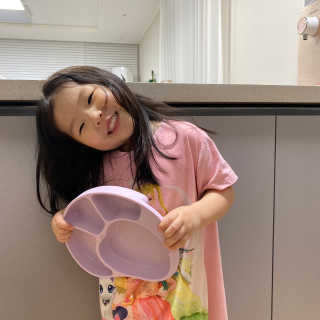유비맘 캐릭터 실리콘 흡착 식판_색상 랜덤발송 — 5점을 준 리뷰어가 2020년 11월 올린 사용 사진
