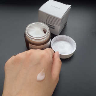 La Theorie Hydrating Ingredients | 하이드레이팅 인그레이디언츠 — 5점을 준 리뷰어가 2020년 5월 올린 사용 사진