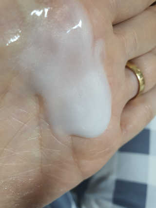 뷰니오 더마플러스 카밍 에멀전200ml — 5점을 준 리뷰어가 2020년 12월 올린 사용 사진