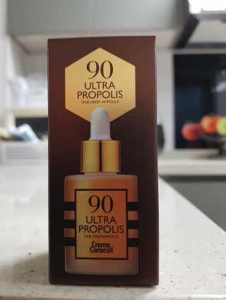 자민경 크레마카라콜 울트라 90 프로폴리스 앰플 — 5점을 준 리뷰어가 2020년 12월 올린 사용 사진