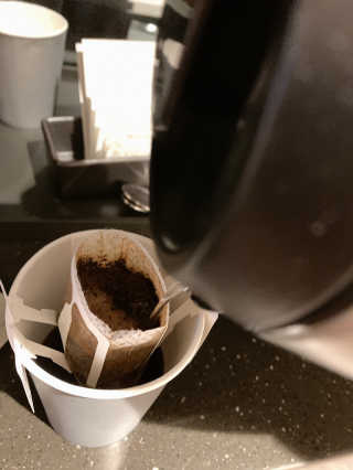 도이퉁 드립백 커피 60g 다크로스트 미디움로스트 — 5점을 준 리뷰어가 2020년 12월 올린 사용 사진