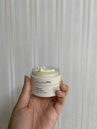 어글리프루프 크림 바이어글리 하이드레이션 샤워 50ml — 5점을 준 리뷰어가 2020년 10월 올린 사용 사진