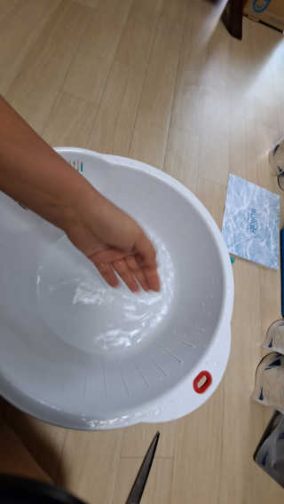 [설랩] 클렌징워터 세안수 500ml x 6팩 — 4.5점을 준 리뷰어가 2020년 8월 올린 사용 사진
