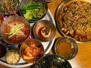 [동네맛집족발] 4개 족발 중 택1 — 5점을 준 리뷰어가 2020년 7월 올린 사용 사진