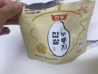 [꾸콤] 참참 전통 찹쌀 누룽지 일주일세트 60g x 5 — 4.5점을 준 리뷰어가 2020년 10월 올린 사용 사진